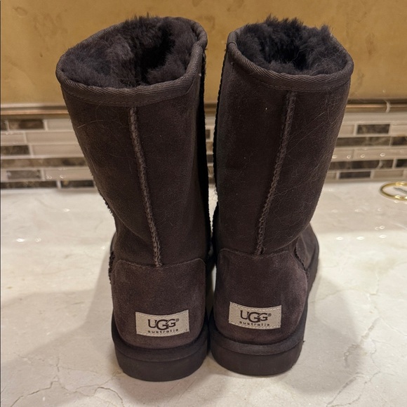 UGG Dark Brown Shearling Boots (BRAND NEW) - Picture 2 of 6